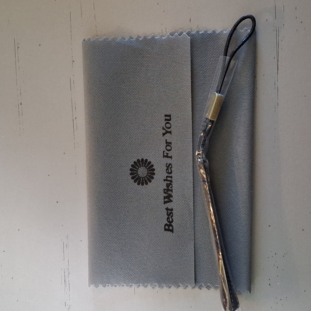 Women's Genuine Leather Wallet - Picture 8 of 9